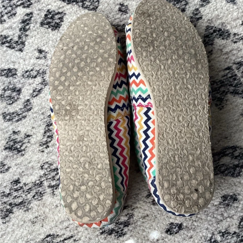 Tom’s Shoes Jonathan Adler Slip On Flats Size 7.5